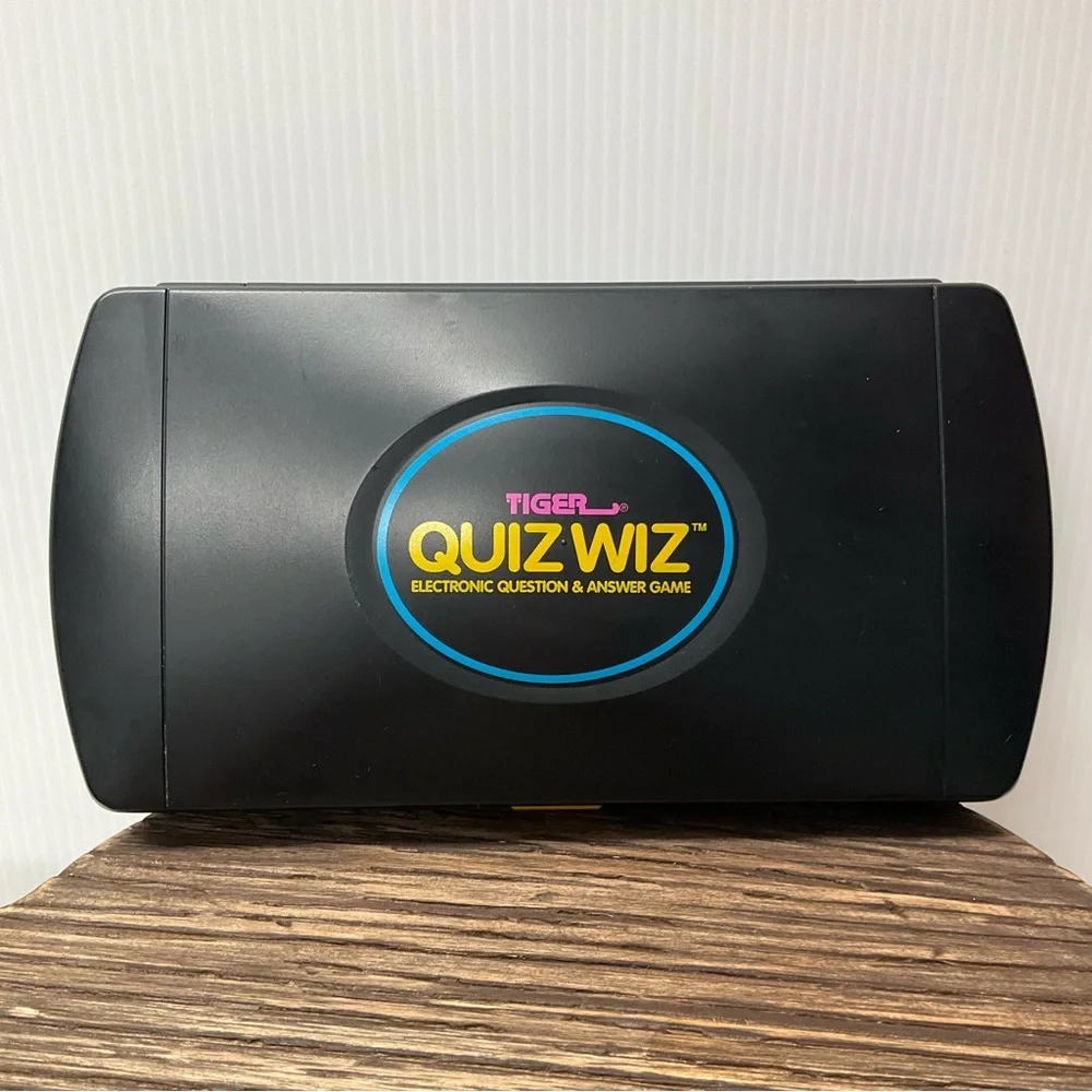 vtg TIGER ELECTRONICS Quiz Wiz Game Battery Operated 1993 Tested/ Works